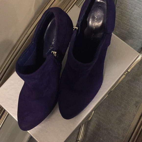 Blue suede booties - Picture 2 of 3